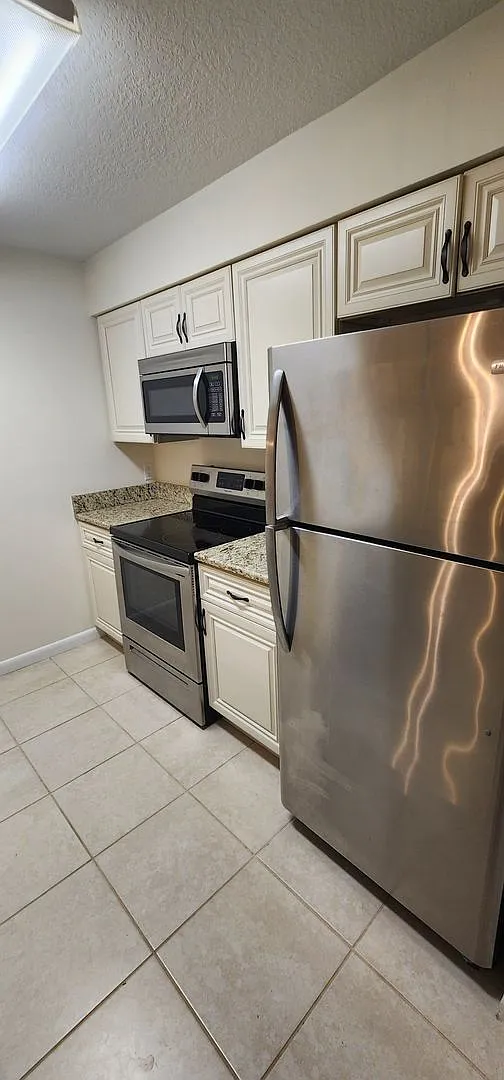 CC Townhome — Photo 3