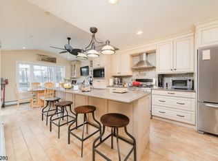 22 Woodside Rd, Springfield, NJ 07081