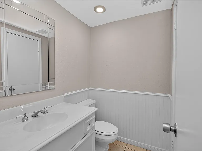 11711 Memorial Dr #11 — Photo 6