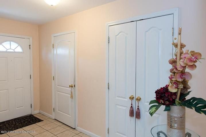 1st image of 94 Aspen Ct