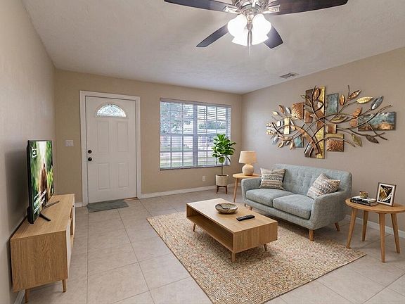 2nd image of 2032 Worthington Rd