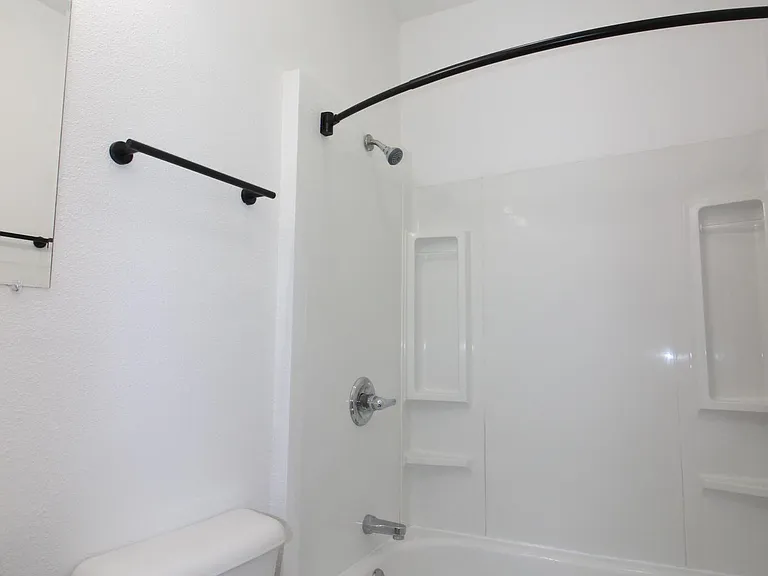 18 N Highland Ave #H — Photo 8