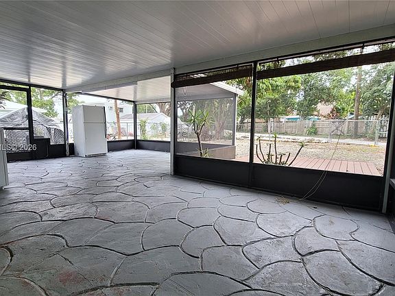 4th image of 664 Colson Dr