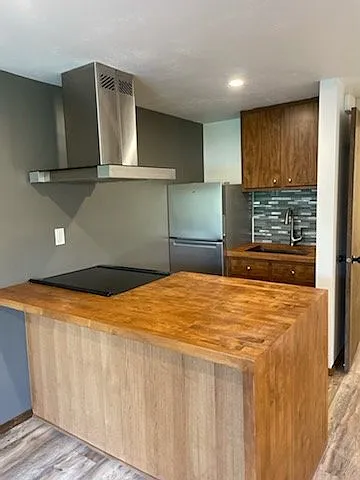2 bed, 1.0 bath, $2,700 — Photo 4