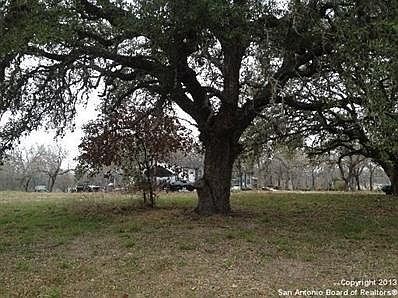 3rd image of 1915 Hickory Way