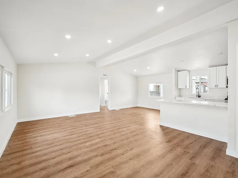 73300 Broadmoor Dr — Photo 3