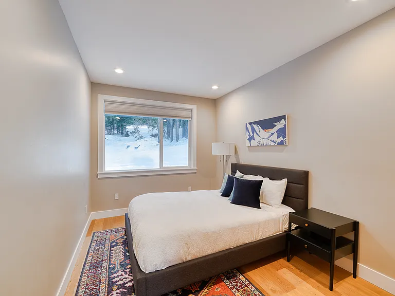 340 Snoqualmie Dr — Photo 10