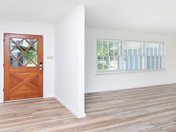 5th image of 5245 E 62nd St