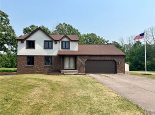 6755 Rose Ct, Niagara Falls, NY 14304