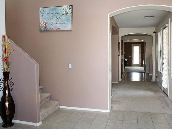 3rd image of 14221 W Poinsettia Dr