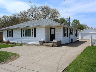 2312 Peninsula Dr, Erie, PA, 16506