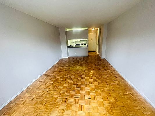 3rd image of 140 E 31st St APT 71