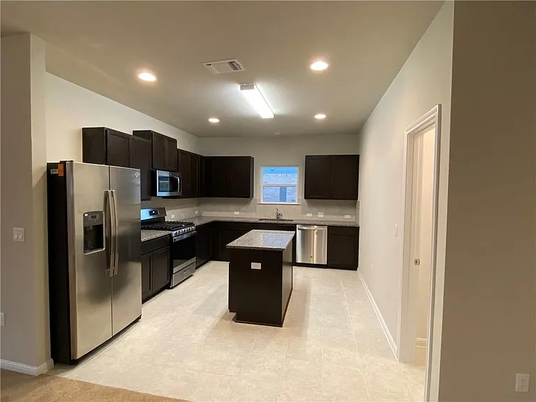 8409 Looksee Ln — Photo 5