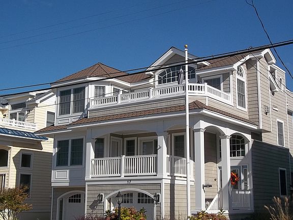 3rd image of 17 E. Goodrich Ave.
