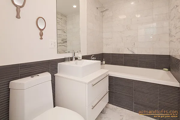 Sold by aptsandlofts.com | media 50