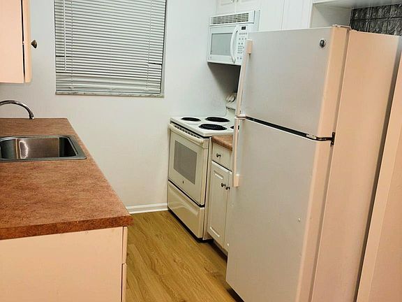 3rd image of 30 S J St APT 6