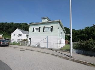 71 Chilmark St, Worcester, MA 01604