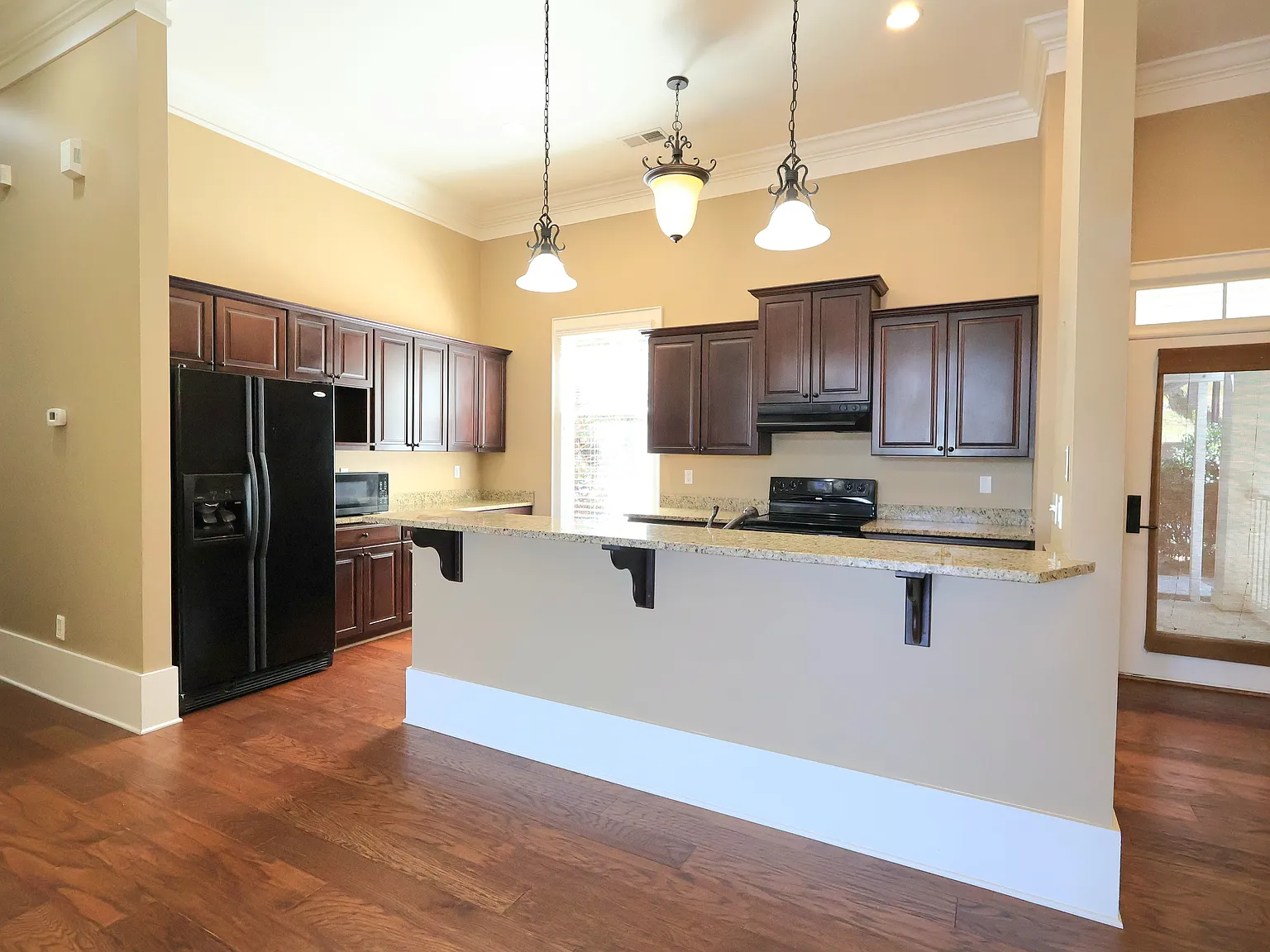 2 bed, 1632 sqft, $2,150 — Photo 3