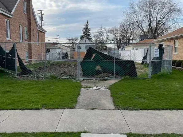 8140 44th Ct, Lyons, IL 60534