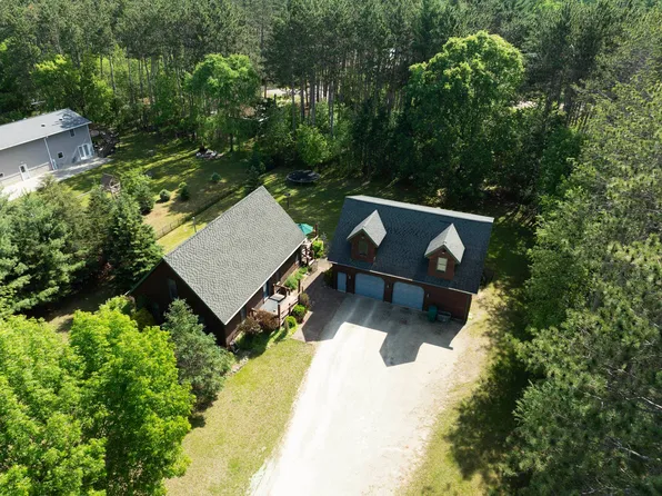N2208 Cleghorn Rd, Waupaca, WI 54981