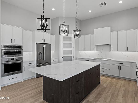 4th image of 15436 E Dixileta Drive