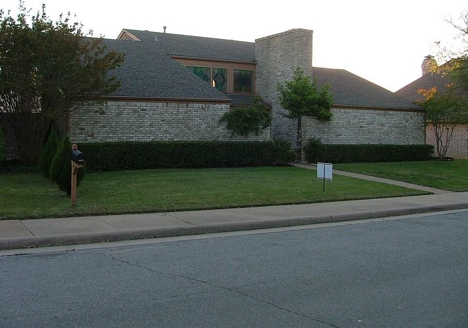 1st image of 7122 Manor Oaks Dr