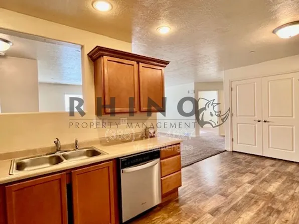 6941 S Village River Ln, Midvale, UT