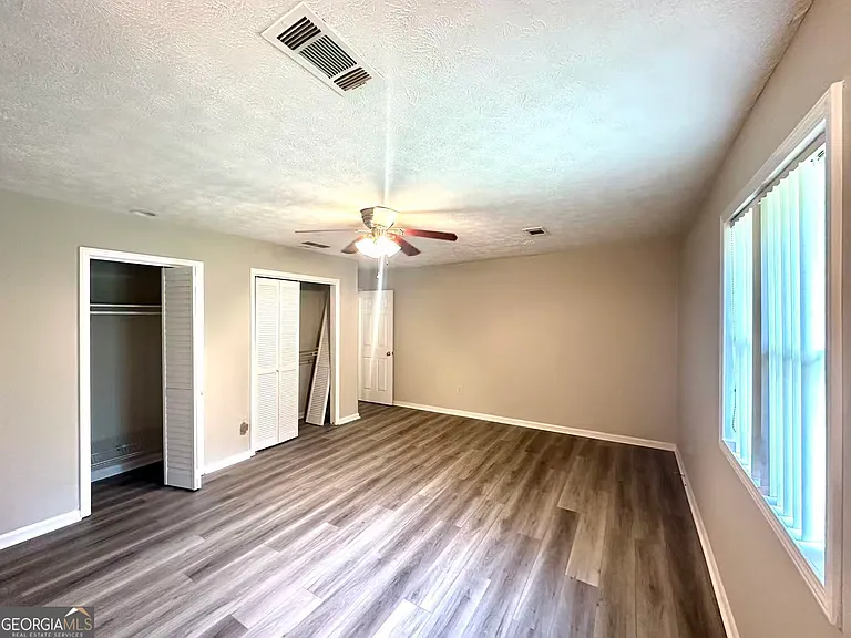 100 Lakeview Ln — Photo 18
