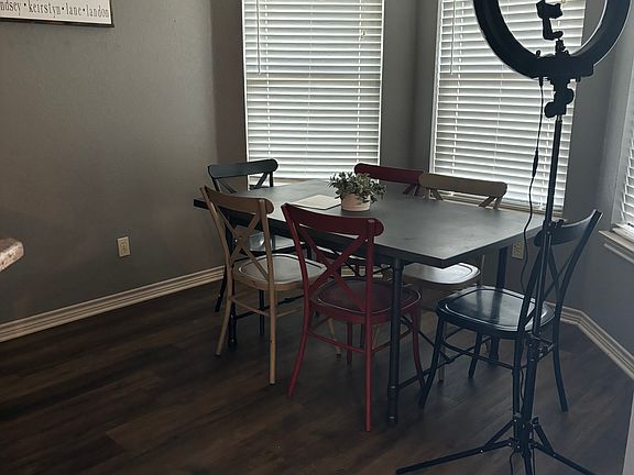 4th image of 909 Prairie Wind Blvd