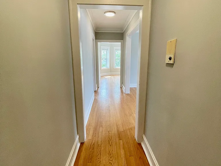 7013 N Ridge Blvd #3 — Photo 5