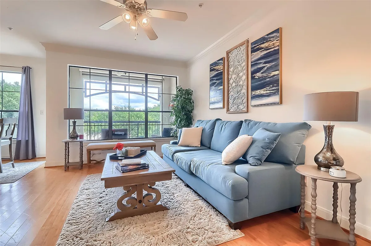Building Photo - 7701 Rialto Blvd #1128