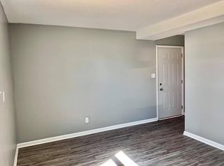 4729 NW 62nd Ave APT 5, Johnston, IA 50131