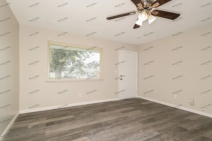 770 Lexington Park — Photo 4
