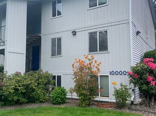 10000 SW Hall Blvd APT 10, Portland, OR 97223