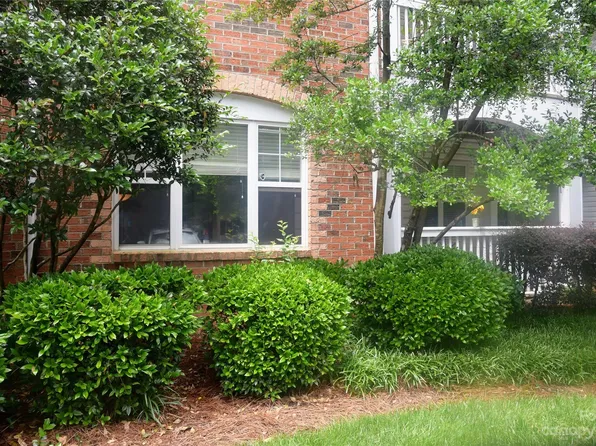 5601 Fairview Rd APT 16, Charlotte, NC 28209
