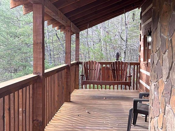 4th image of 1554 Bear Valley Rd