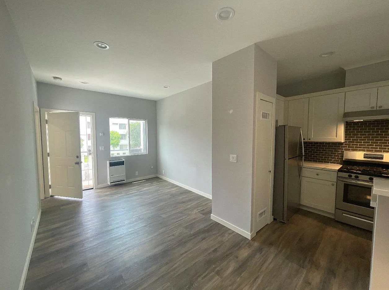 1 bed, 500 sqft, $1,695 — Photo 3