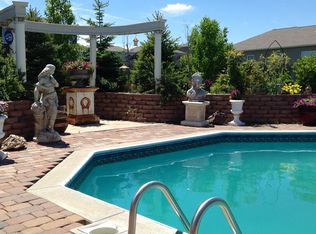 18853 Edna St, Omaha, NE 68136