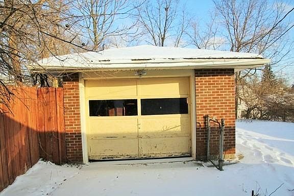 3rd image of 1825 Darst Ave
