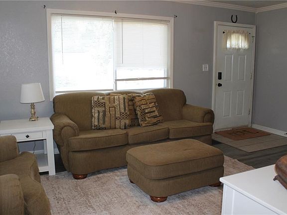 5th image of 2409 NE Pursell Rd