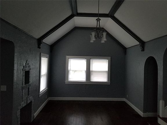 3rd image of 2604 Lawndale Ave