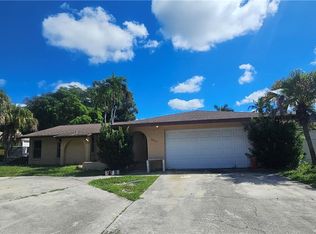 2550 10th St N, Naples, FL 34103