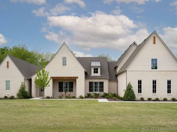 6320 N Bluesage Dr, Owasso, OK 74055