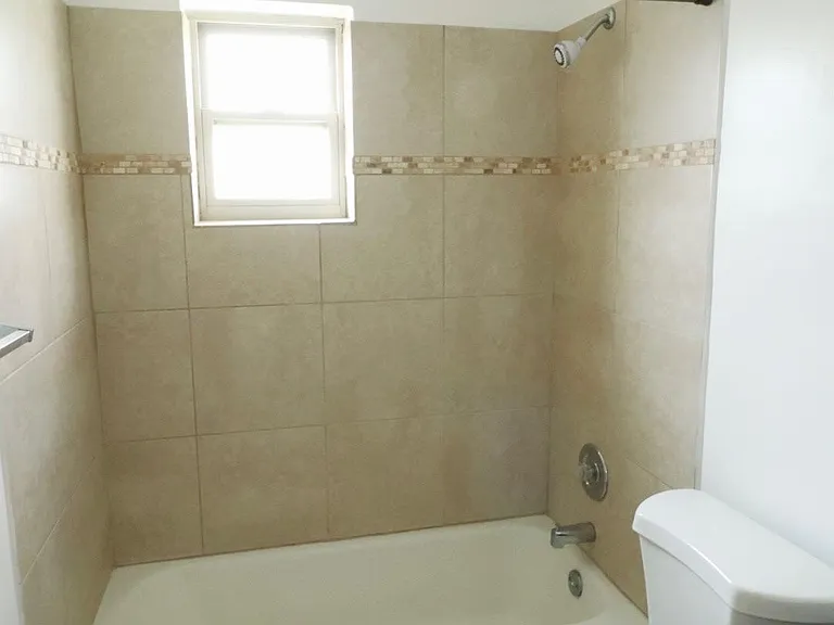 1451 Riverside Dr #5 — Photo 8