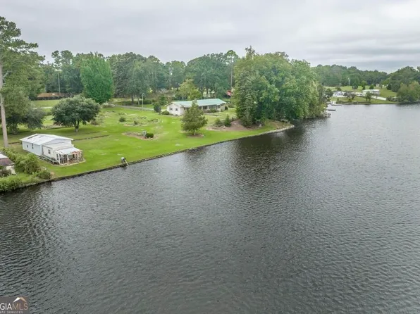 1056 S Lake Dr, East Dublin, GA 31027