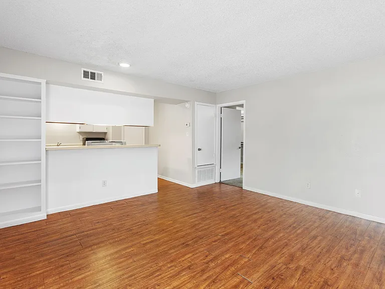 LBJ Apartments — Photo 2