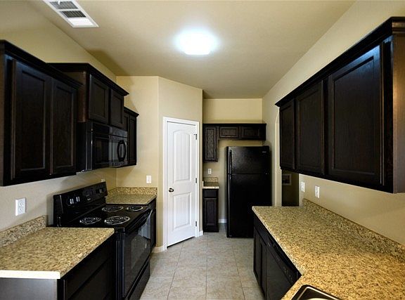 5th image of 1206 Vanguard Ln