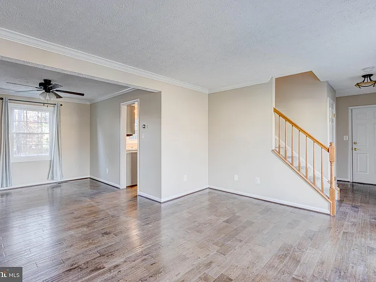 7925 Carriage Dr — Photo 6
