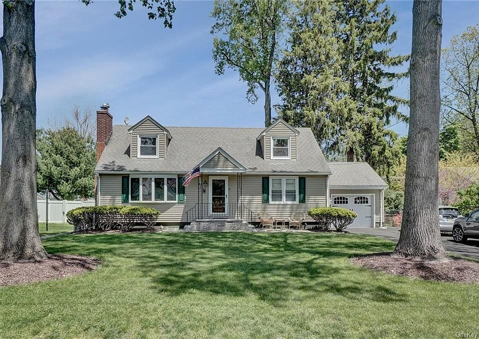1st image of 5 Paula Ct