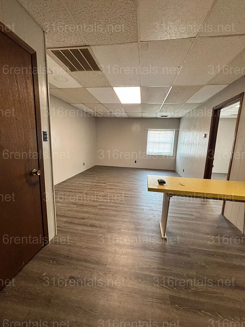 111 W Pine — Photo 1